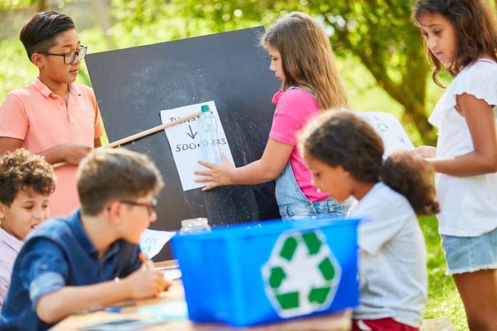 Kids Recycling